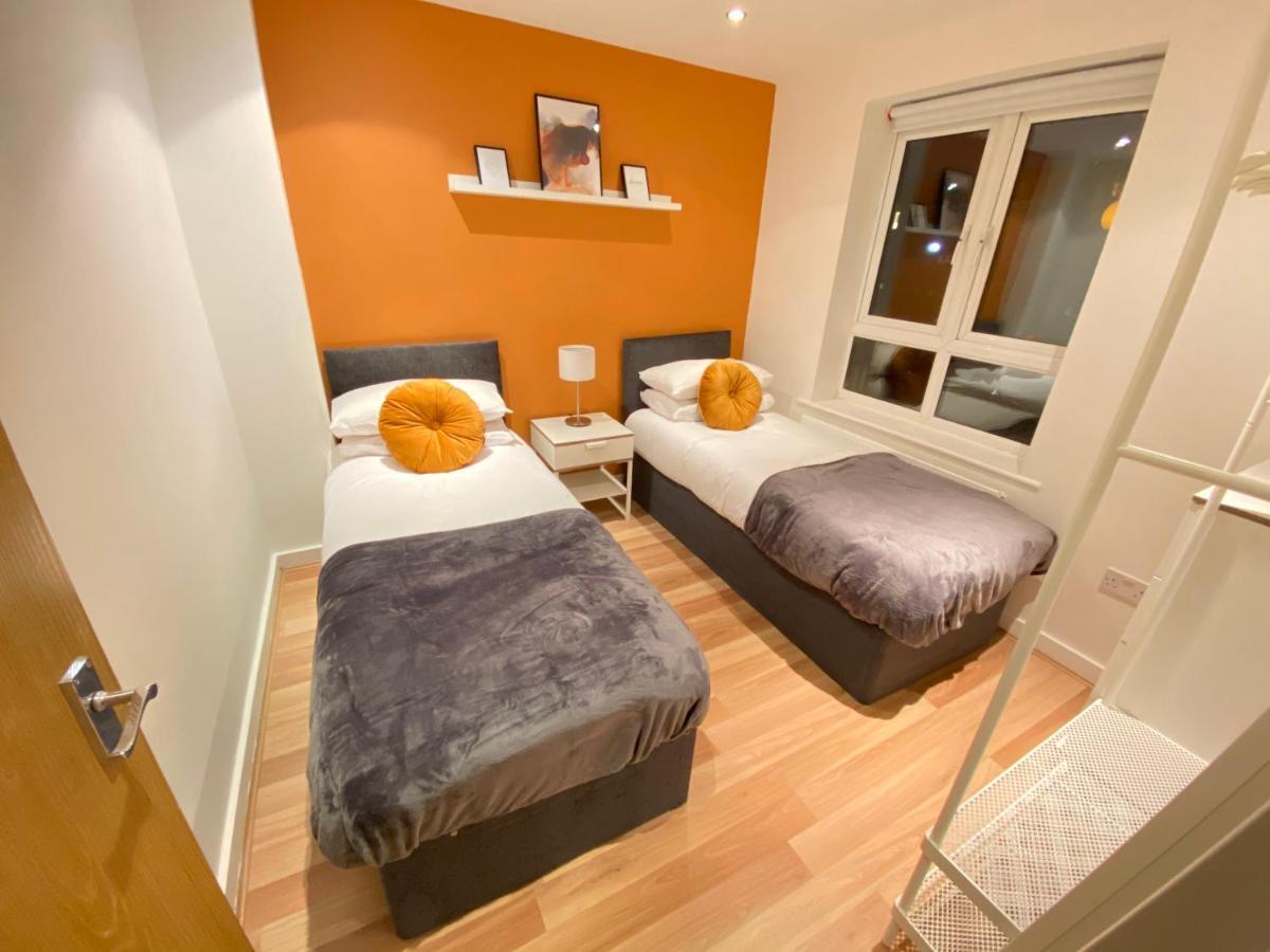 Large 5-Bed City Centre Townhouse With Secure Parking Mánchester Exterior foto